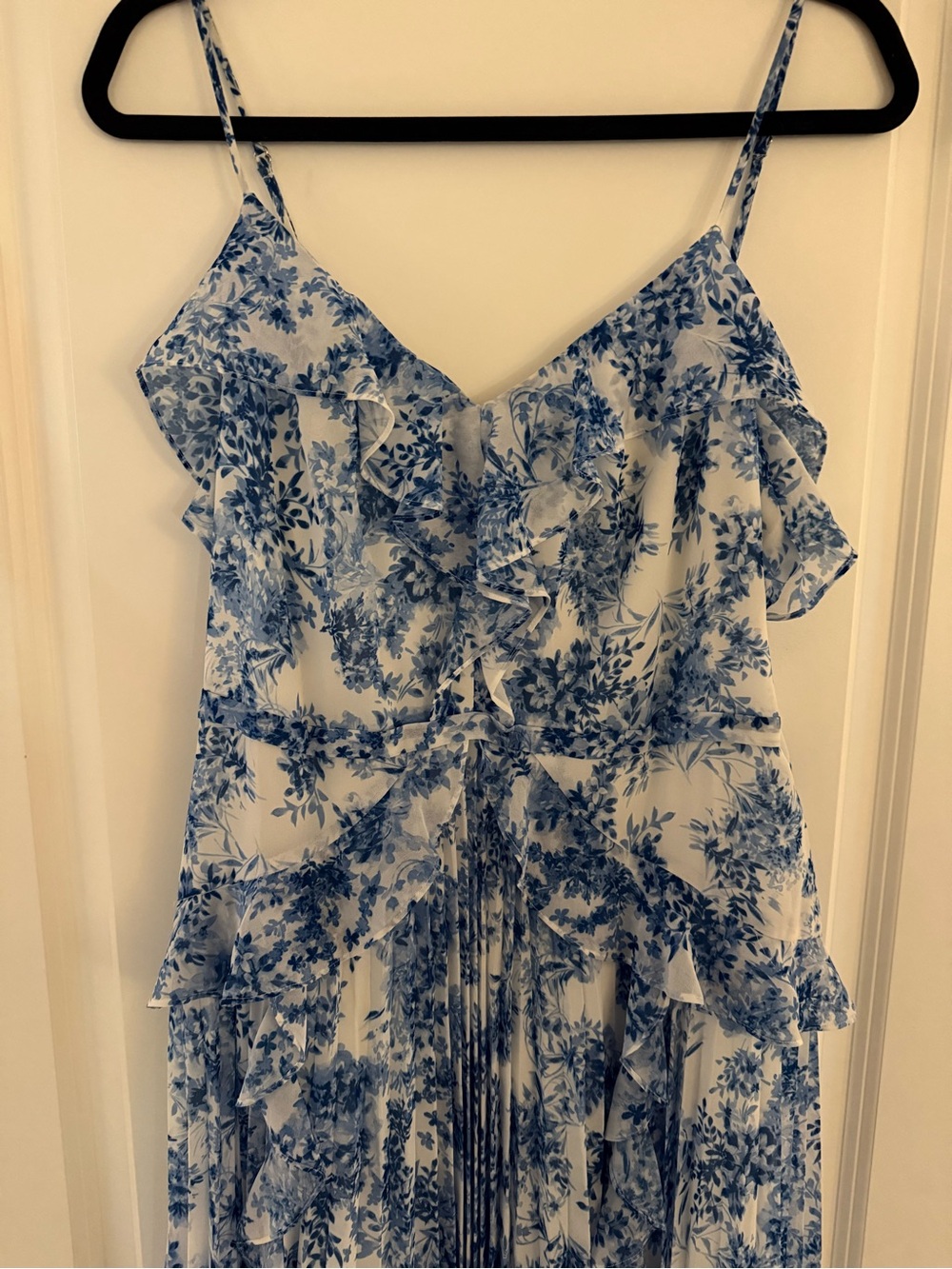 Monique Lhuillier Blue and White Floral Ruffle Midi Dress - Picture 2 of 7